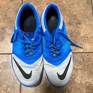 Men’s Nike shoes, size 10.5, used but great condition!